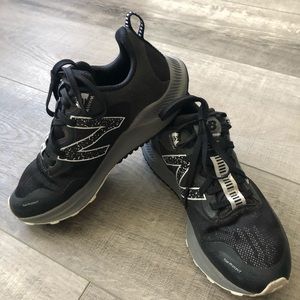 Women’s Size 8 NEW BALANCE All Terrain Tennis Shoes